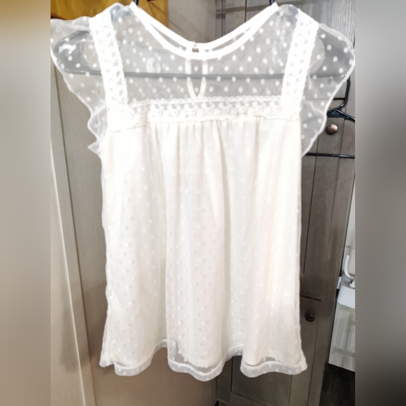 ***No Boundaries Beautiful Cream Blouse - Picture 3 of 6